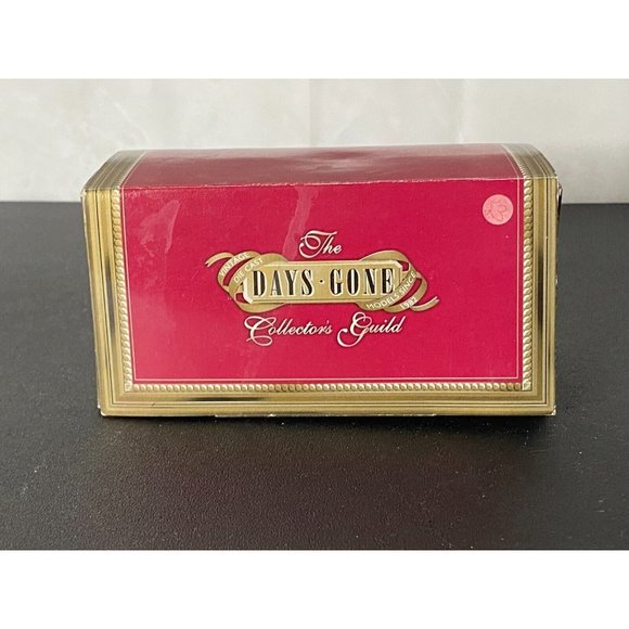 Lledo Collectors Guild DG052028 1935 Morris Parcels Van - Radio Times Christmas - Picture 11 of 16